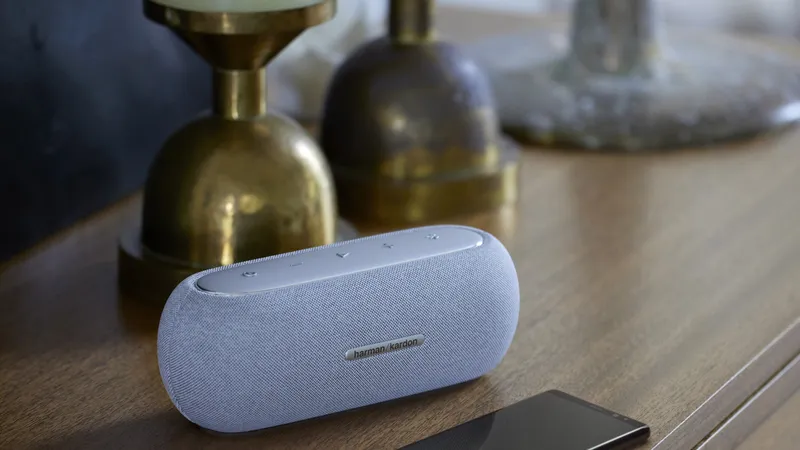 Harman Kardon Luna nhỏ gọn và “chất”