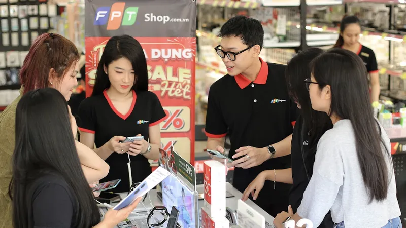 Nhiều mặt hàng điện tử có giá tốt tại FPT Shop