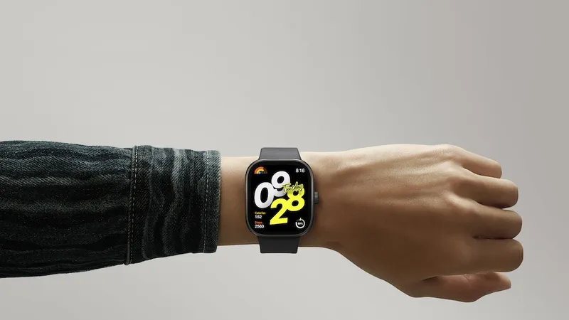 Redmi Watch 4 cho phép người dùng dễ dàng cập nhật giờ và các chỉ số sức khỏe cơ bản ngay cả khi thiết bị đang ở chế độ chờ, nhất là khi đang tập luyện thể thao.