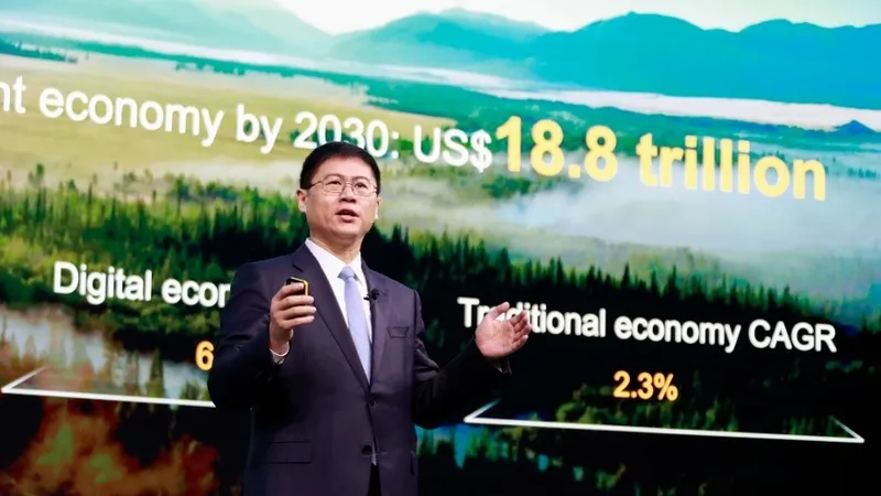 Ông Li Peng, Phó Chủ tịch cấp cao kiêm Chủ tịch nhóm Kinh doanh và Dịch vụ ICT của Huawei giới thiệu những hướng phát triển mạng 5.5G