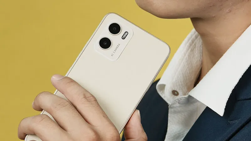 Mức giá khoảng 2,5 triệu đồng, giúp JamboPhone dễ tiếp cận với người dùng