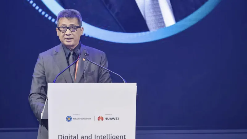 Ông Nararya S. Soeprapto, Phó Tổng thư ký ASEAN phụ trách các vấn đề cộng đồng và doanh nghiệp phát biểu tại hội nghị