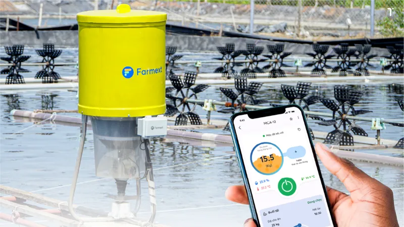 Farmext Feeder F7 với phần mềm điều khiển trên di động.