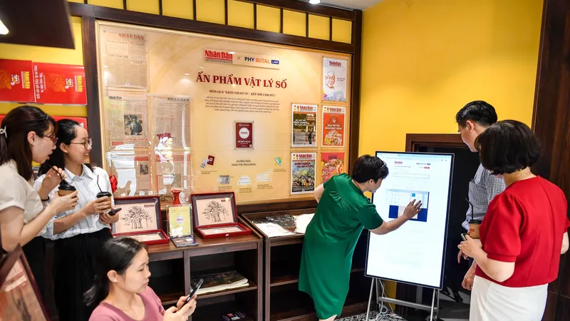 Trải nghiệm mô hình quà tặng Vật lý số tại 71 phố Hàng Trống (quận Hoàn Kiếm, Hà Nội)