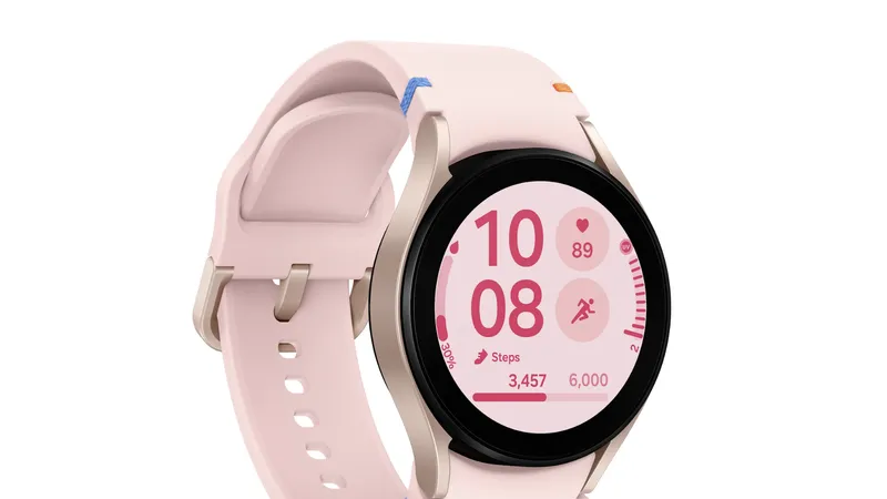 Galaxy Watch FE màu vàng hồng nữ tính.