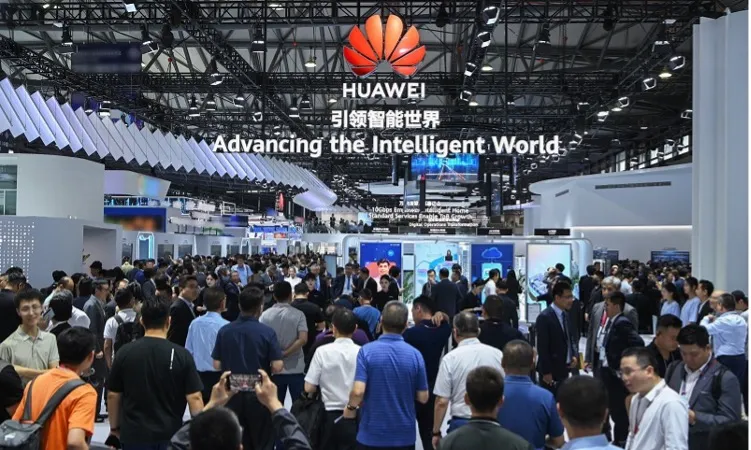 Gian hàng MWC Shanghai 2024 của Huawei đặt tại sảnh N1, Trung tâm Triển lãm Quốc tế Mới Thượng Hải (SNIEC).