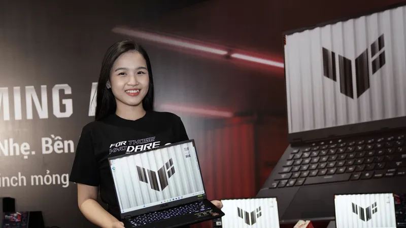 ASUS TUF Gaming A14 (2024) với trọng lượng chỉ 1.46 kg và mỏng 1.69 cm.