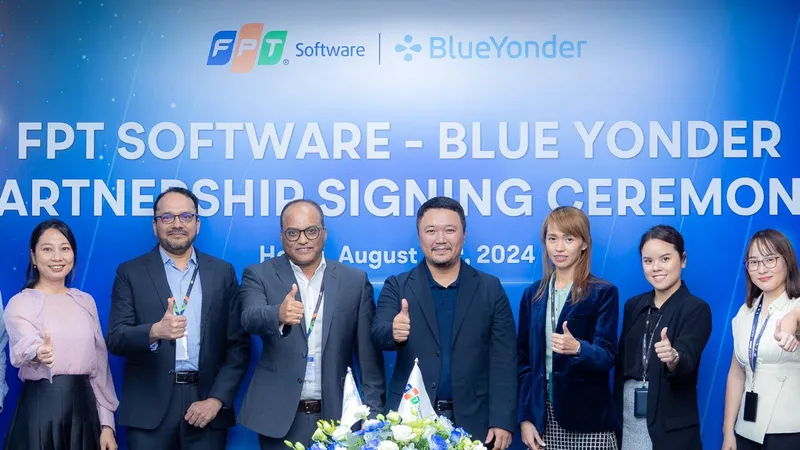 Đại diện FPT Software và Blue Yonder tại lễ ký kết