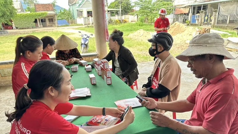 Viettel tích cực hỗ trợ người dân đổi điện thoại 2G sang điện thoại 4G