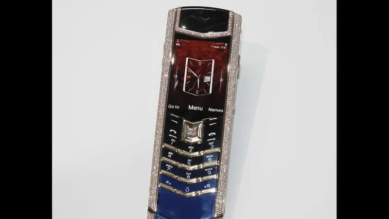 Vertu Signature được rao bán là bản nâng cấp từ 2G lên 4G đã xuất hiện tại thị trường Việt Nam