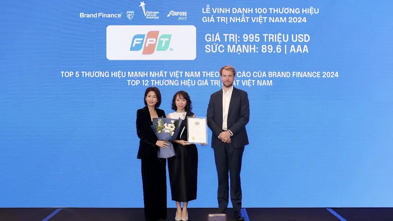 Đại diện FPT nhật vinh danh