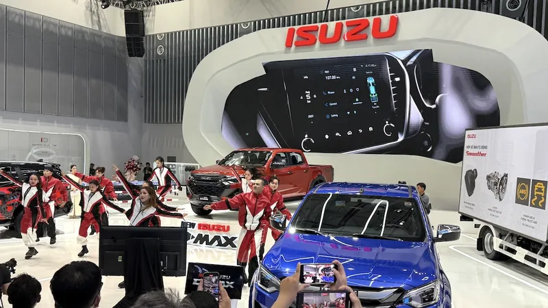 Không gian triển lãm của Isuzu Việt Nam.