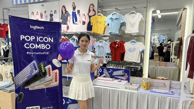 Sản phẩm POP ICON COMBO trưng bày tại cửa hàng của CARA CLUB