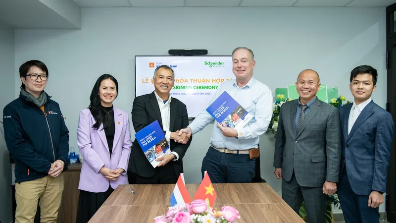 Schneider Electric và Van Der Leun Việt Nam hợp tác thúc đẩy chuyển đổi năng lượng xanh
