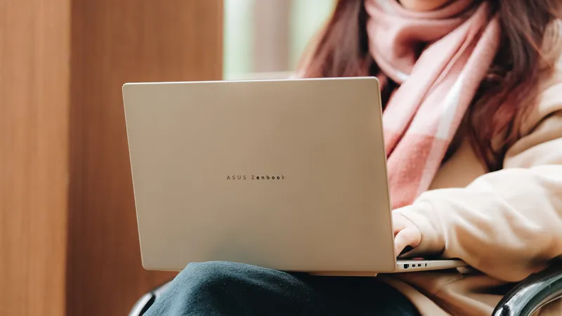 Zenbook A14, laptop siêu nhẹ, thời lượng pin lâu.