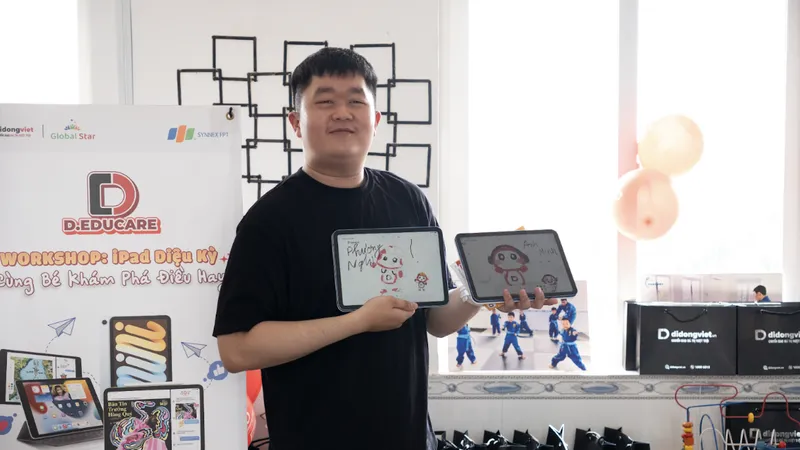Đại diện Di Động Việt giới thiệu cho quý phụ huynh và các bé một số ứng dụng trong iPad trong học tập và giải trí