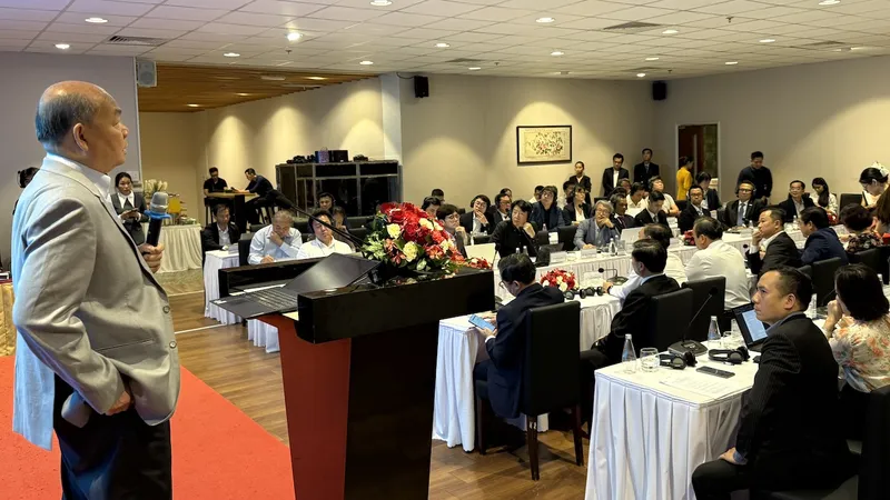 Đại biểu dự buổi gặp mặt chia sẻ kiến thức về ngành vi mạch