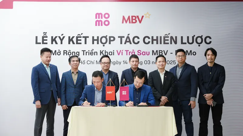 Ban Lãnh đạo và đại diện hai đơn vị ký kết hợp tác.