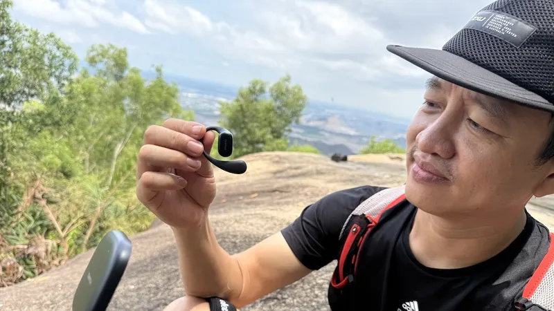 HUAWEI FreeArc là tai nghe xứng đáng cho người chơi thể thao, đặc biệt là trekking hay trail