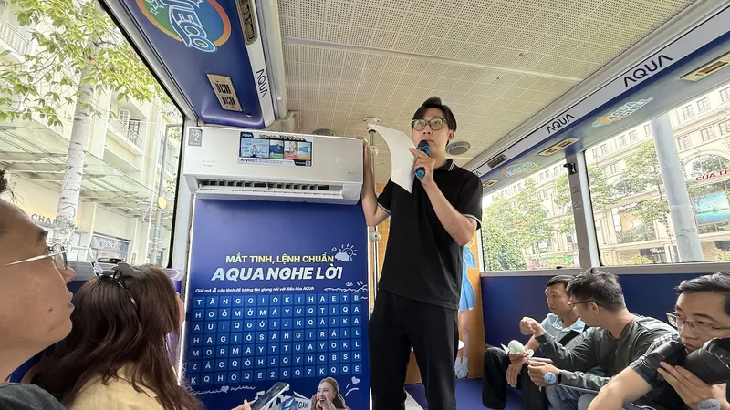 AQUA Việt Nam ra mắt AQUA UV VOICE trên xe buýt du lịch tại TPHCM