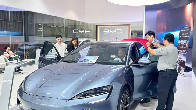 Mẫu sedan thể thao BYD Seal sạc nhanh mang lại sự tiện lợi tối đa cho người dùng trong các chuyến đi dài