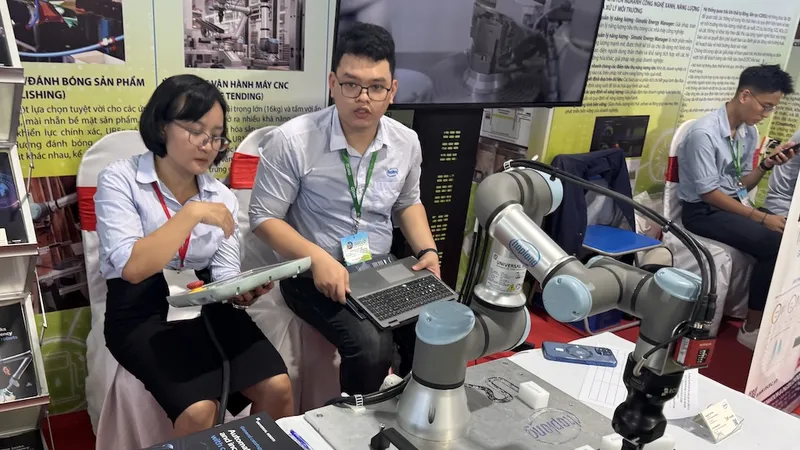 Hoạt động triển lãm công nghệ