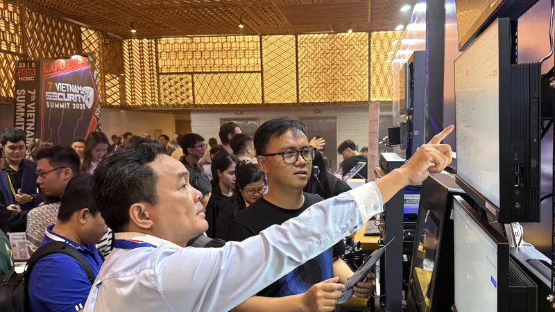 Doanh nghiệp tìm hiểu giải pháp an toàn thông tin tại sự kiện