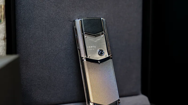 Vertu Signature V