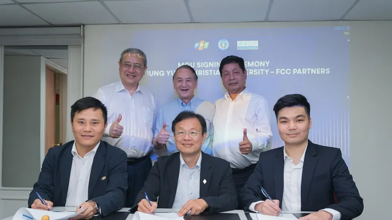 FPT và các đối tác tại lễ ký kết hợp tác.