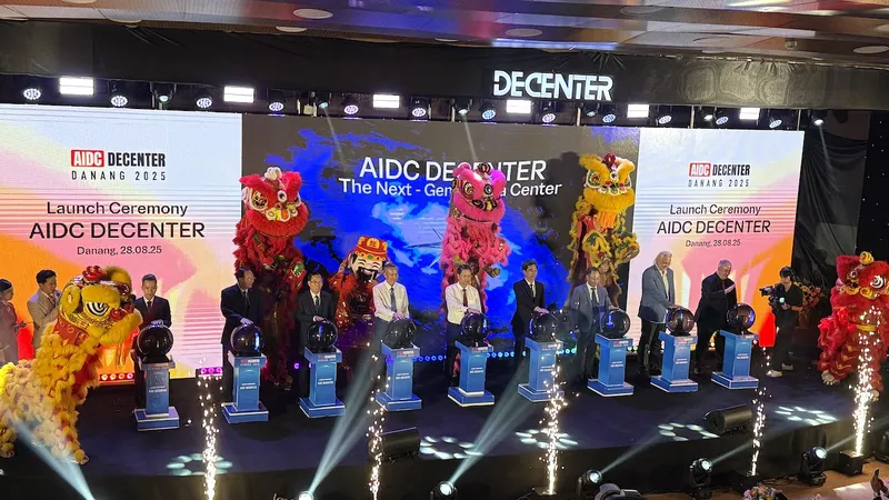 Tập đoàn viễn thông PTP Networks đã tổ chức lễ khởi động dự án AIDC DeCenter
