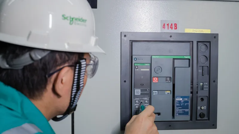 EasyPact MVS có khả năng ngắt mạch với dòng cắt lên tới 85 kA giúp ngăn chặn hiệu quả các sự cố đoản mạch nghiêm trọng