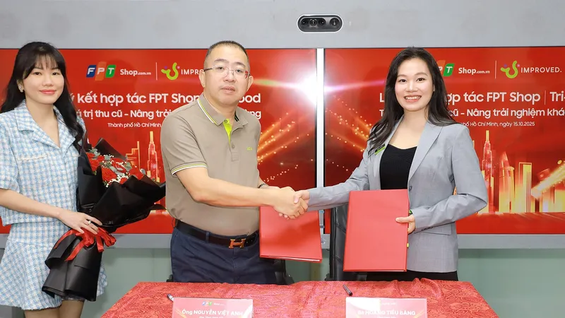 Đại diện FPT Shop và TriGood tại buổi lễ ký kết