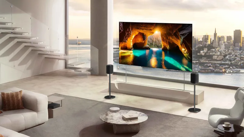 LG OLED evo W6 – TV OLED dán tường siêu mỏng ứng dụng công nghệ điều khiển không dây
