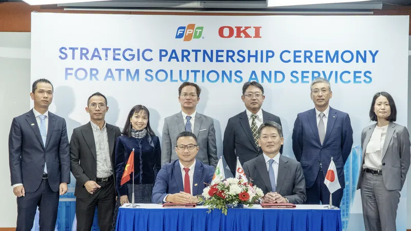 FPT và OKI hợp lực đưa công nghệ ATM Nhật Bản đến Việt Nam.