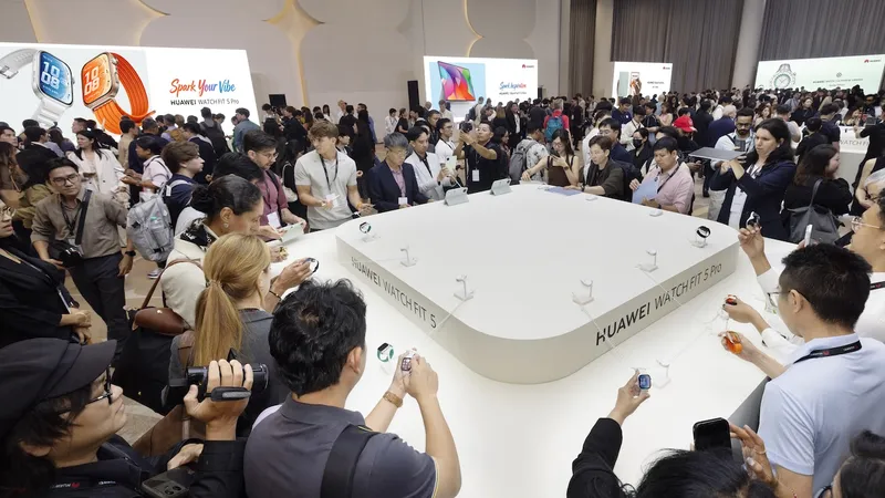 Giới truyền thông quan tâm đến các dòng đồng hồ mới của Huawei 