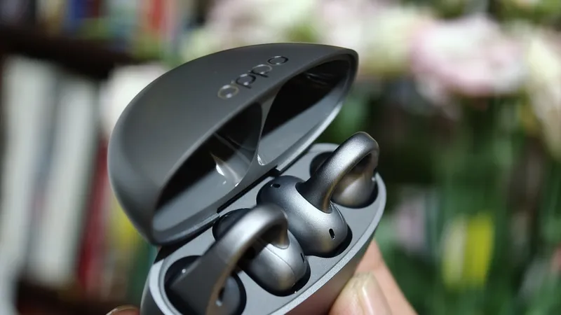 OPPO Enco Clip2: Cao cấp cùng chất âm Dynaudio ấn tượng