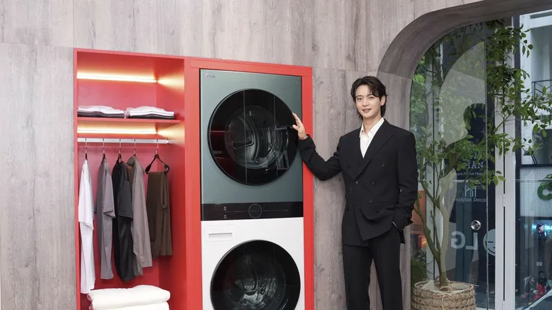 LG WashTower tự động tối ưu chu trình giặt sấy, giúp trang phục của MINHO luôn sạch thơm và được chăm sóc tối ưu.