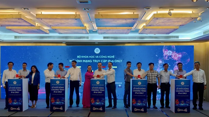 Thứ trưởng Bộ KH-CN Phạm Đức Long cùng các đơn vị khởi động chương trình IPv6 giai đoạn 2026-2030.
