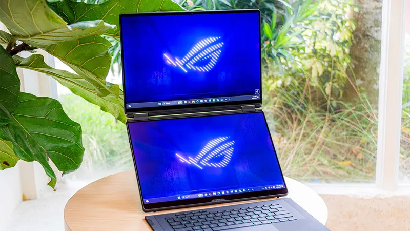 ROG Zephyrus Duo – Laptop Gaming 2 màn hình 16" đầu tiên trên thế giới