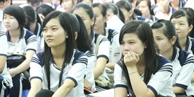 Ứng phó bão số 10: cho học sinh nghỉ học nếu cần thiết