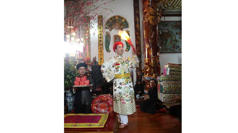 Khuyến cáo không sử dụng nhiều đồ mã trong Hầu đồng