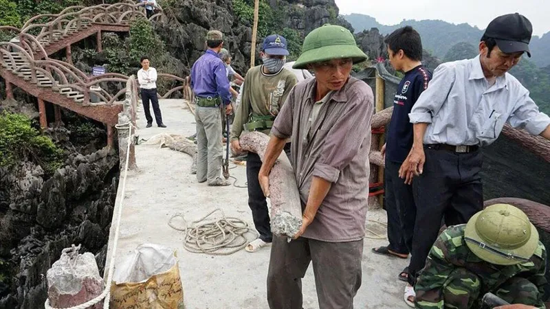 Tháo dỡ công trình “khủng” tại di sản Tràng An 