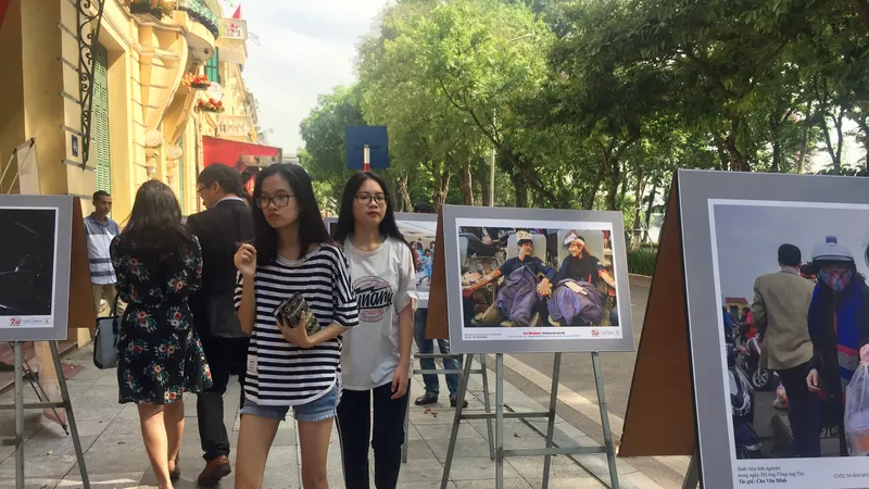 Phát động cuộc thi ảnh “Người Hà Nội ứng xử thanh lịch, văn minh 2018“