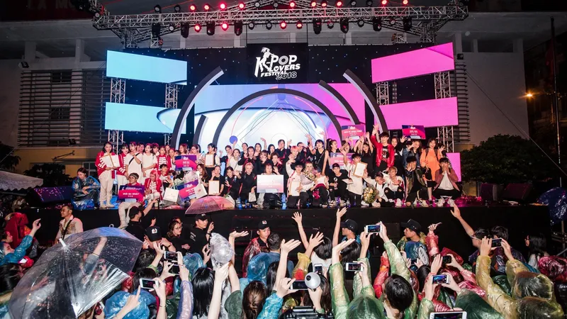 Nhiều hạt nhân âm nhạc trẻ xuất hiện trong lễ hội dành cho người yêu Kpop