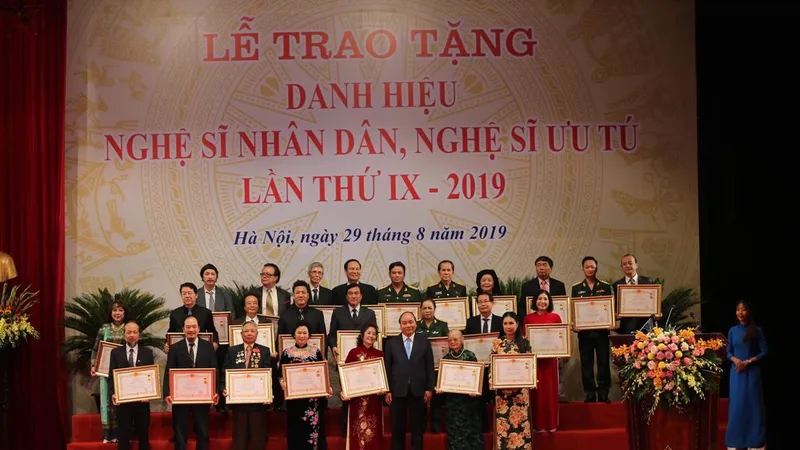 “Các nghệ sĩ thực sự là những ngôi sao chiếu sáng bầu trời nghệ thuật của Việt Nam”