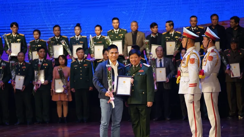 Trao 194 giải thưởng văn học nghệ thuật, báo chí đề tài lực lượng vũ trang và chiến tranh cách mạng