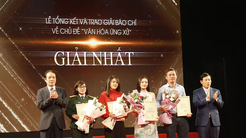 Lễ trao Giải báo chí về chủ đề “Văn hóa ứng xử”