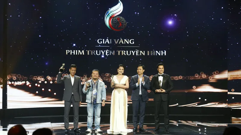 Liên hoan truyền hình toàn quốc lần thứ 40: “Sinh tử” và “Kẻ sát nhân cô độc” cùng giành giải vàng