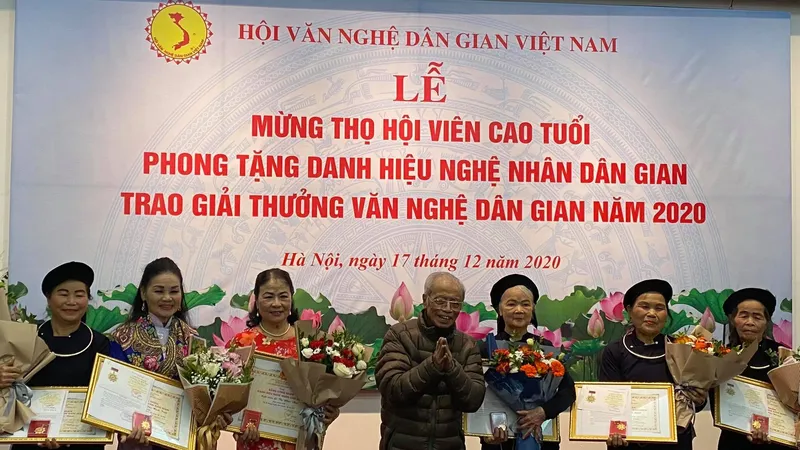 Giải thưởng văn nghệ dân gian vẫn “đóng cửa” với y học cổ truyền 