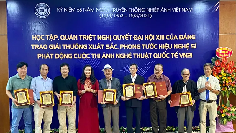 Phát động thi ảnh Nghệ thuật Quốc tế lần thứ 11 tại Việt Nam 